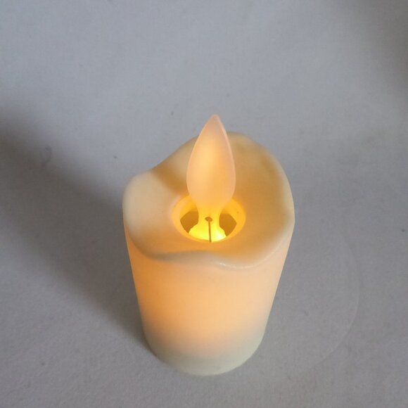 NEW 2” FLAMELESS BATTERY POWERED MAGIC FLICKERING VOTIVE CANDLE SET OF 12 - Picture 7 of 11